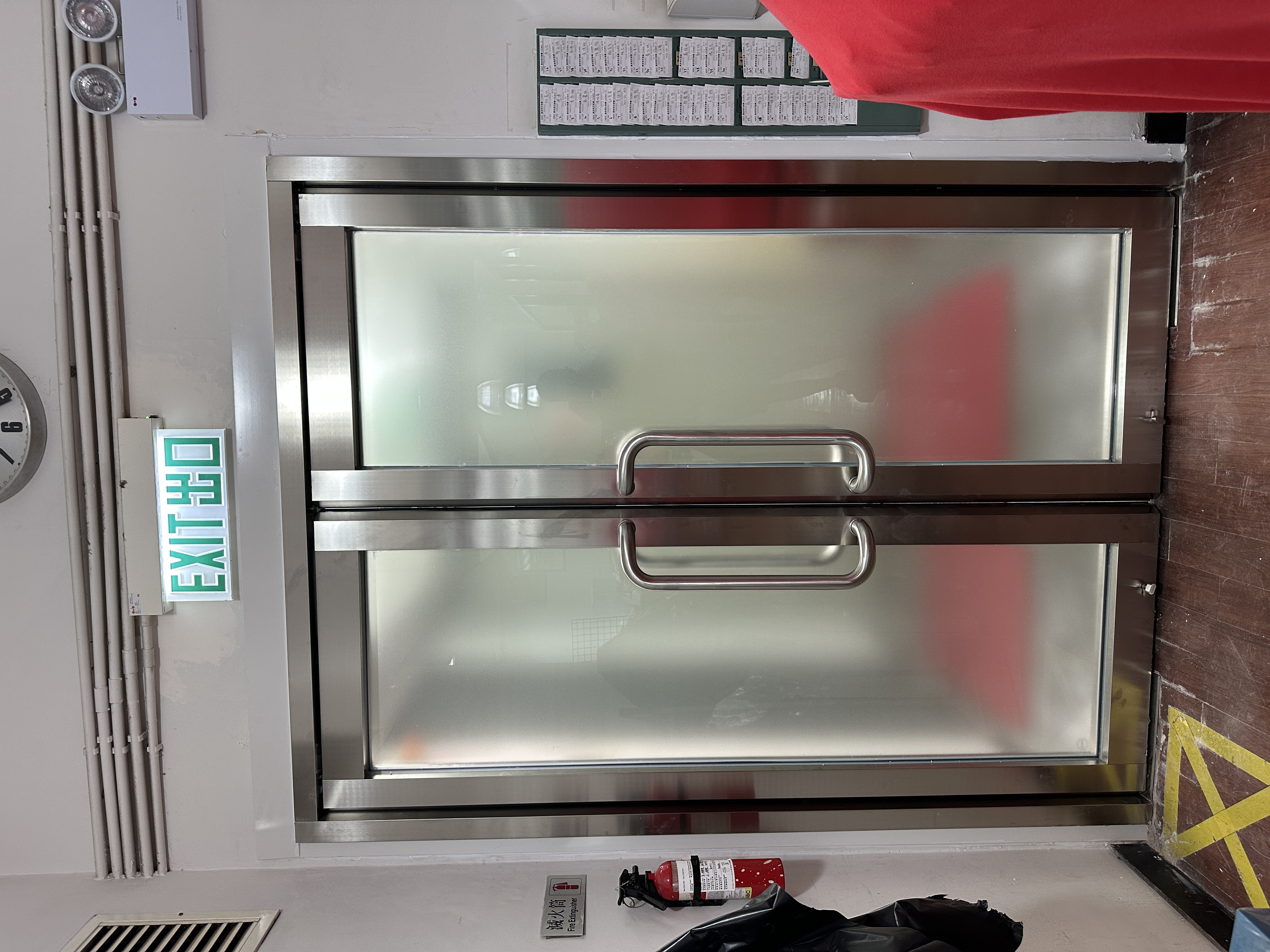 安泰工業大廈。兩小時防火門