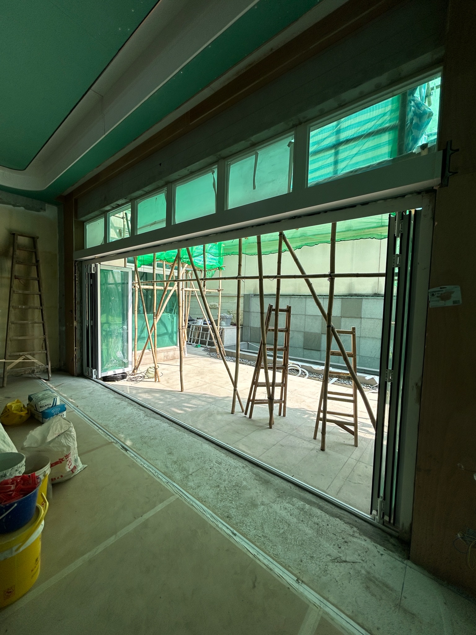 貝沙灣一期。安裝5.9米闊趟接門