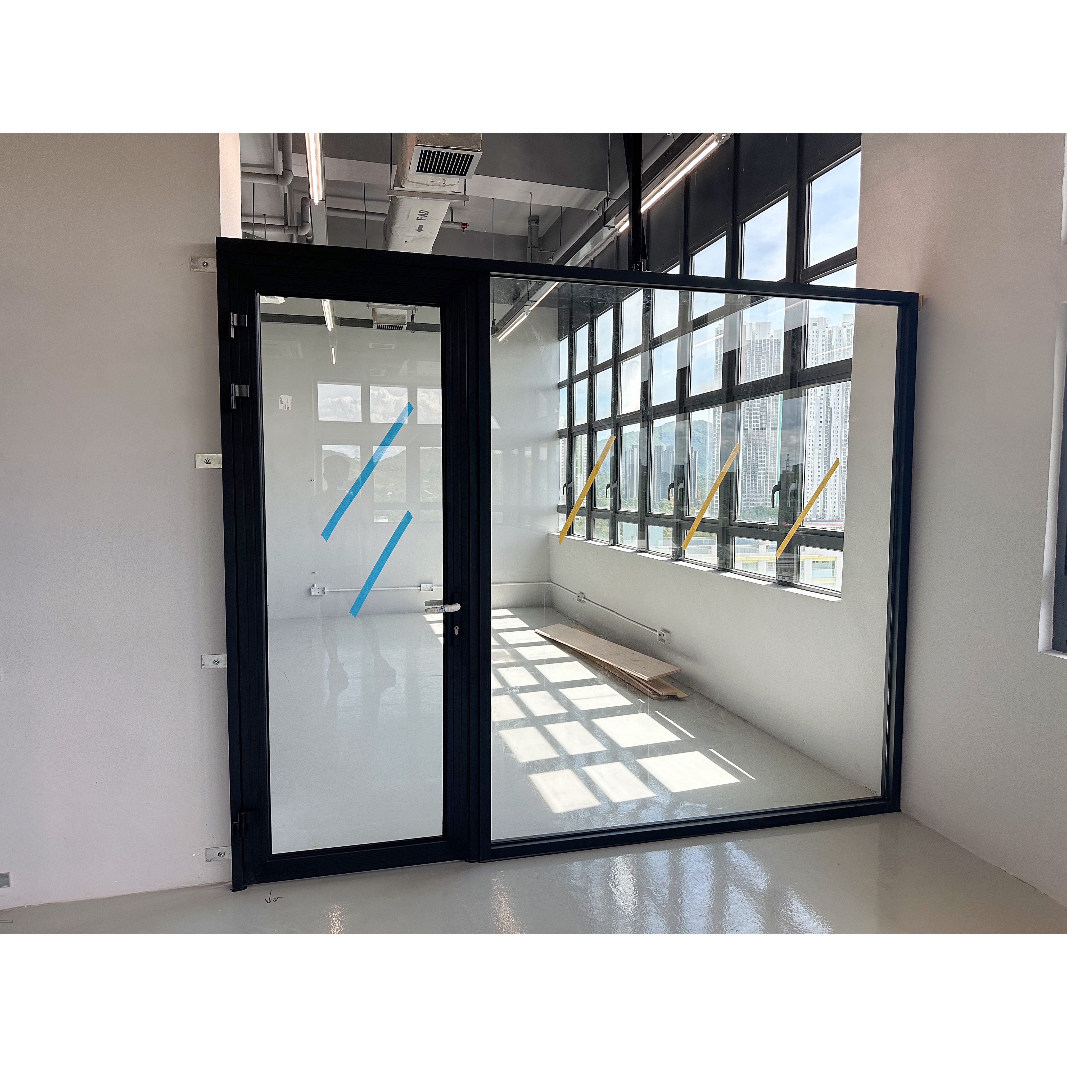 上水建造學院。供應黑色玻璃間隔